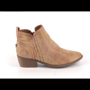 G by Guess ankle booties size 7!